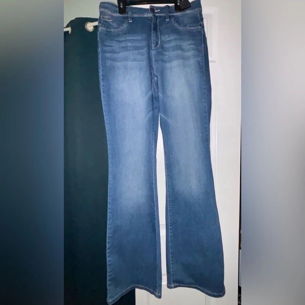 Women’s Flare Jeans YMI - Picture 2 of 5